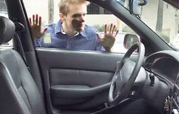 DC Locksmith Service Washington, DC 202-753-3643 - 15a-Keys-Locked-In-Car